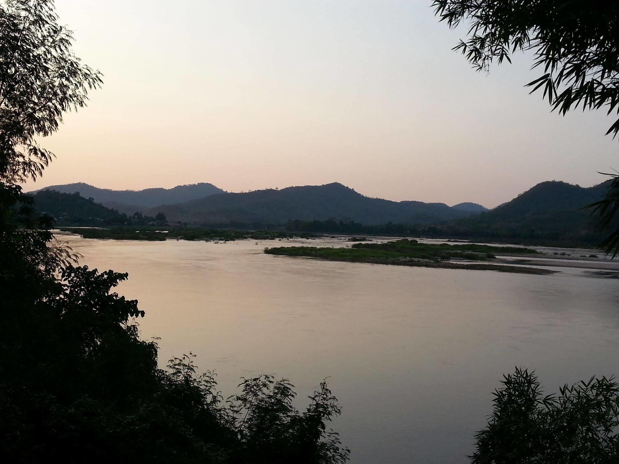 Rim Nam Kong Homestay Pakcsom Kültér fotó