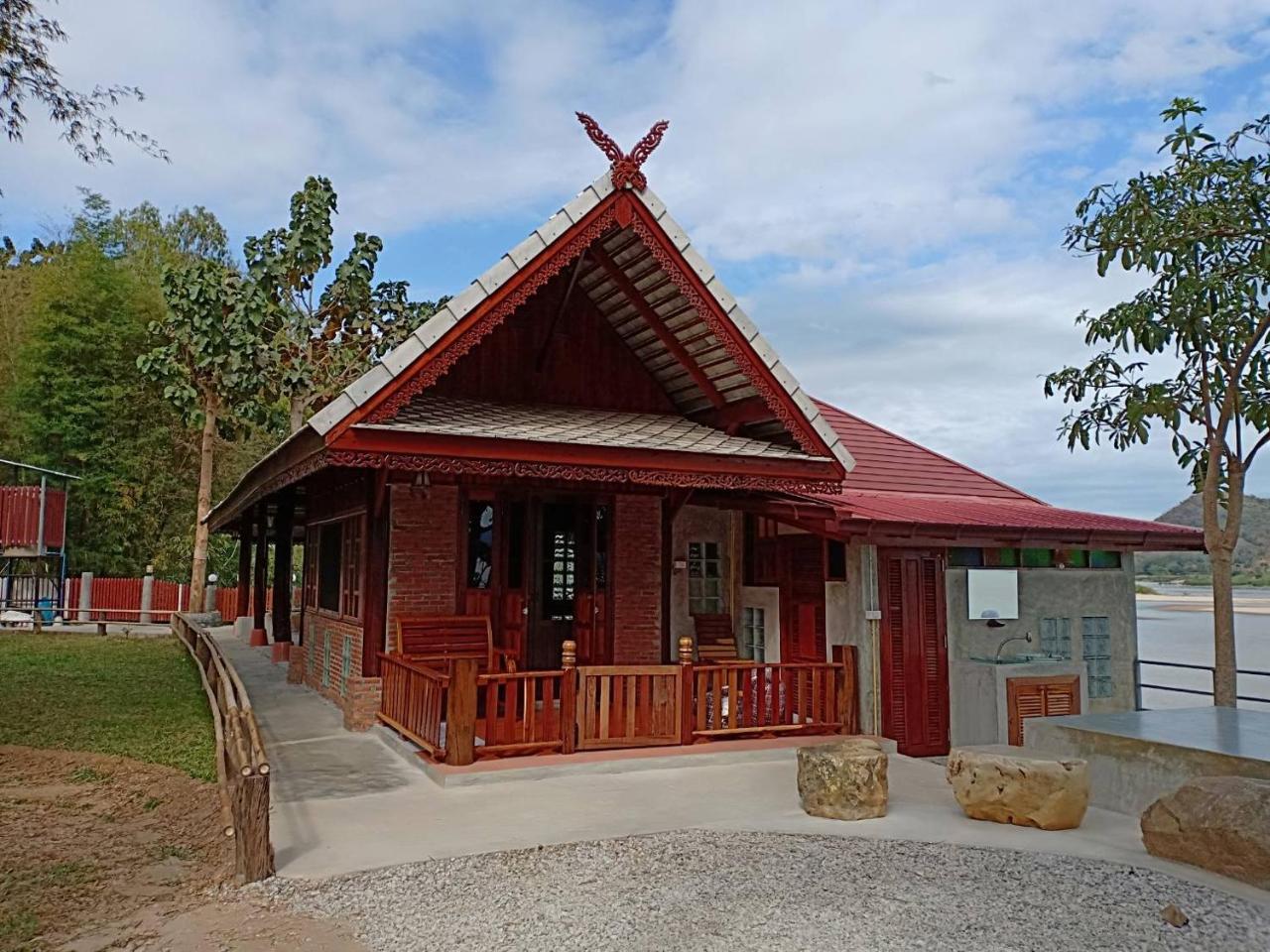 Rim Nam Kong Homestay Pakcsom Kültér fotó