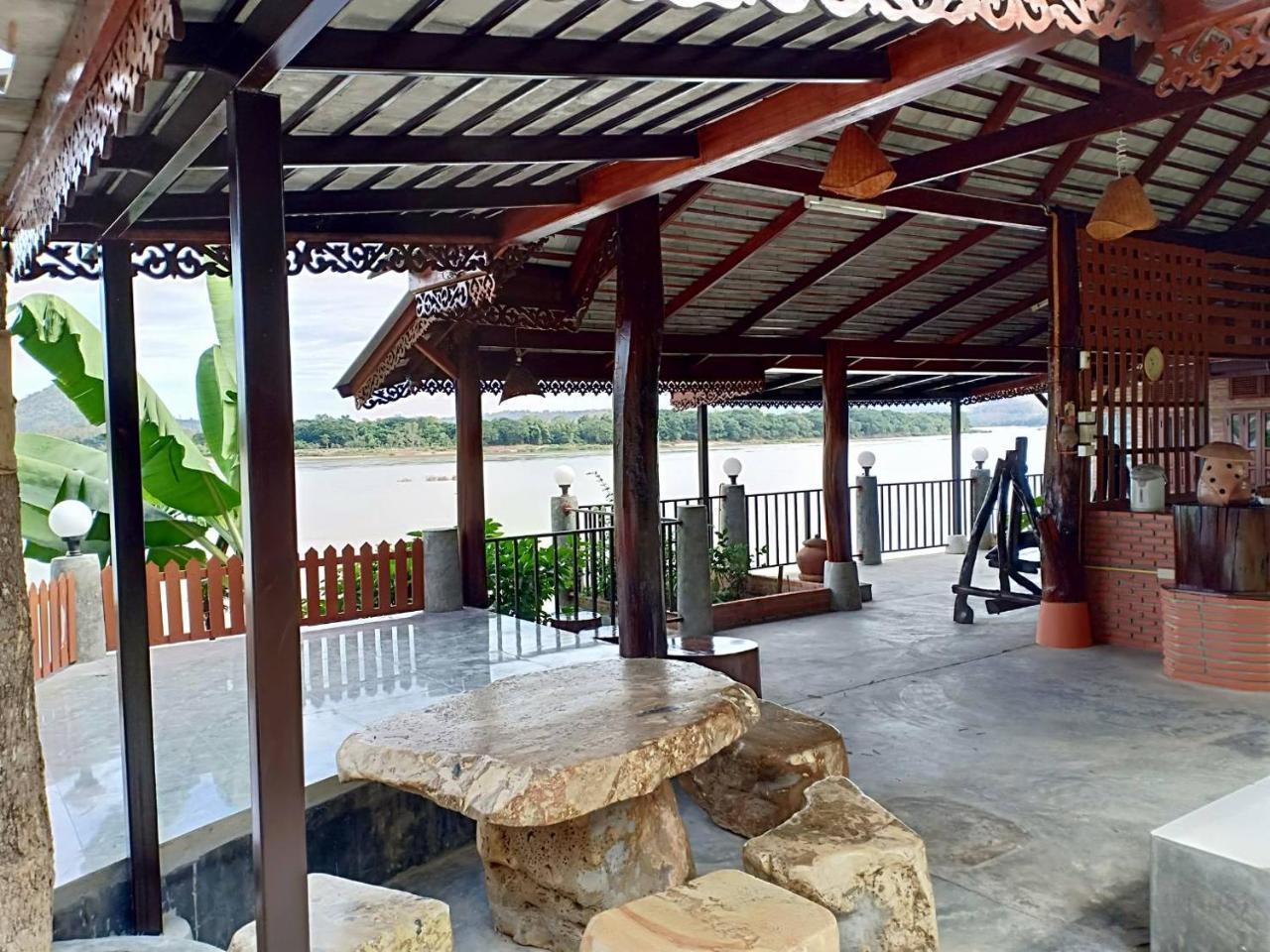 Rim Nam Kong Homestay Pakcsom Kültér fotó